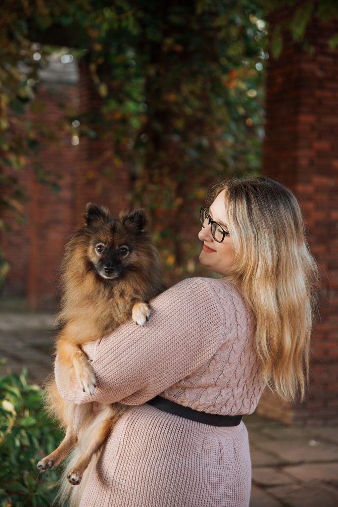 Foto von Alina und ihrem Hund Mogli