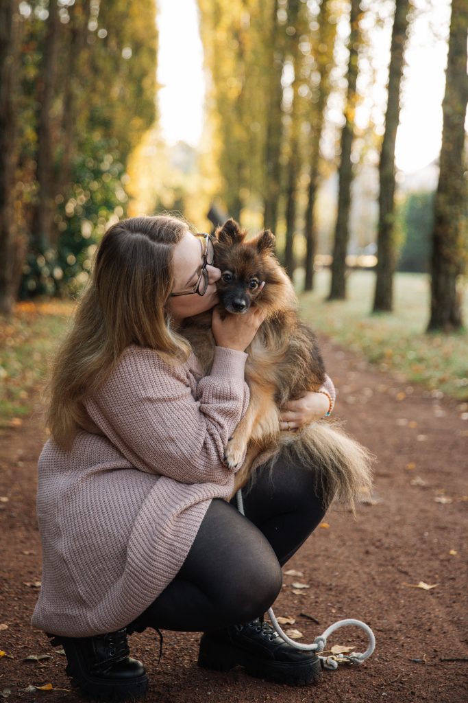 Foto von Alina und ihrem Hund Mogli